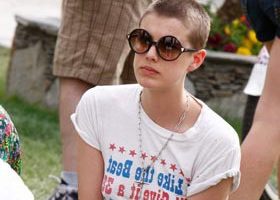 Agyness Deyn fan de la tondeuse - %%sitename%%