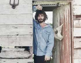 Angus-Stone-live-Magnolia-JJ-Cale