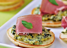 Blinis au pesto et jambon cru - %%sitename%%