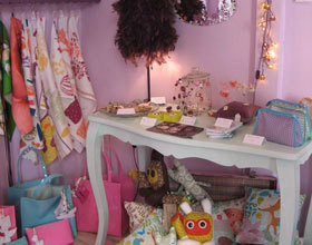 Boutique-les-filles-a-la-violette