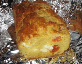 Cake-a-la-feta-et-tomates-cerises-par-Fifille26