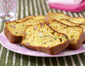 Cake-aux-lardons-carottes-et-estragon