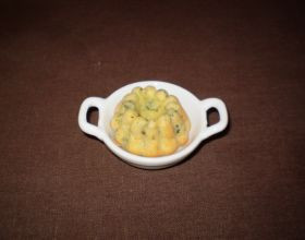 Caneles-au-pesto-de-coriandre-et-a-la-tomate-par-Delf77