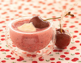 Cerises-au-lait-de-brebis