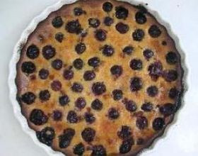 Clafoutis-aux-cerises-de-mon-jardin-par-Pretty-surfeuse
