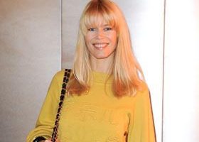 Claudia Schiffer, jeune maman épanouie - %%sitename%%