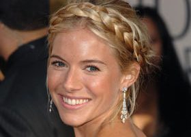 Comment faire la tresse serre-tête de Sienna Miller ?