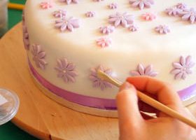 Toutes à l'atelier pâtisserie ! Où se former à la cuisine déco - %%sitename%%