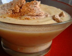 Creme-de-choux-fleur-aux-copeaux-de-fois-gras-par-Tottote