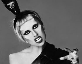 Decouvrez-l-interview-de-Lady-Gaga-par-Jean-Paul-Gaultier