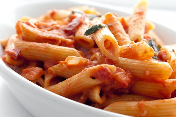 Des-Penne-a-la-sauce-tomate-comme-en-Italie