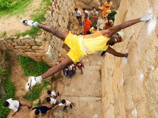 Escalader-un-mur-comme-dans-un-jeu-video-c-est-possible