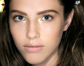 Eyebrow-Extender-Hot-MakeUp