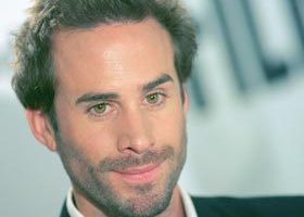 Flashforward commence le 11 mai 2011 sur TF1