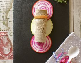 Galette-au-saumon-fume-fromage-frais-de-pousses-d-epinard-et-aneth-par-Lavieselonmary