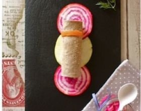 Galette-de-saumon-fume-fromage-frais-de-pousses-d-epinard-et-aneth-par-Lavieselonmary