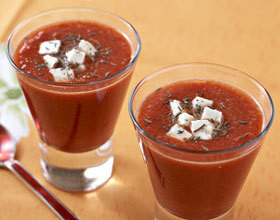 Gaspacho-de-tomates-et-poivrons-a-la-feta