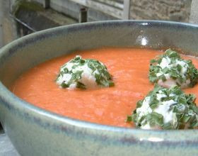 Gaspacho-onctueux-et-billes-de-chevre-par-Tottote