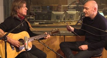 Jean-Louis Aubert et Gaëtan Roussel interprètent "Temps à nouveau" et ça donne des frissons