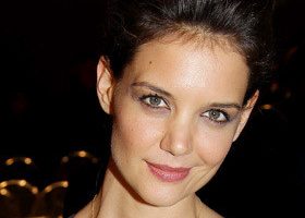 Katie Holmes est Jackie O dans la série The Kennedy's - %%sitename%%
