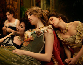 L-Apollonide-Souvenirs-de-la-Maison-Close