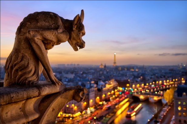 LES-COULISSES-DES-PLUS-BEAUX-MONUMENTS-PARISIENS-AU-PIED-DU-SAPIN