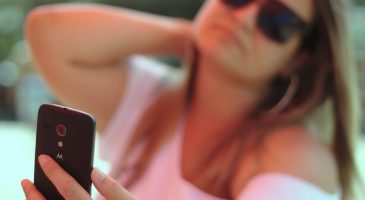 Les sexy selfies, une idée pour pimenter sa relation