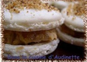 Macarons au foie gras et confit d'oignons