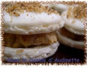 Macarons-au-foie-gras-et-confit-d-oignons-par-Audinette91