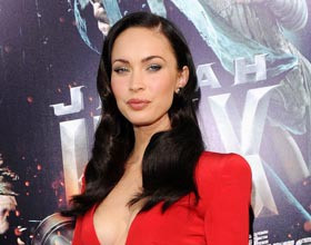 Megan-Fox-Jonah-Hex-robe-Armani