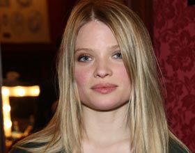 Melanie-Thierry-Yves-Saint-Laurent-egerie