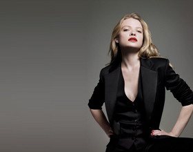 Melanie-Thierry-la-baby-doll-joue-les-egeries-pour-Yves-Saint-Laurent