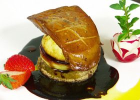 Millefeuille de foie gras des Landes aux pommes - %%sitename%%