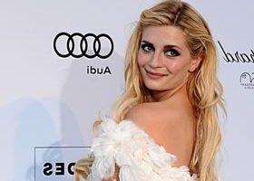 Mischa Barton dans les bras d'un DJ - %%sitename%%