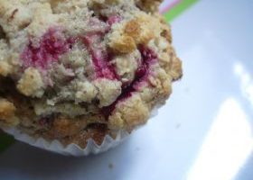 Muffins géants à la framboise et au chocolat blanc - %%sitename%%