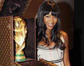 Naomi-Campbell-Coupe-du-monde-louis-vuitton