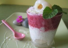 Perles du japon à la noix de coco et au litchi sauce à la framboise - %%sitename%%