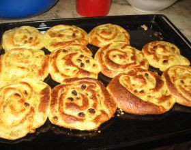 Petits-pains-aux-raisins-a-l-ancienne-par-Faty95800