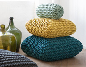 Poufs-en-maille-Ferm-Living