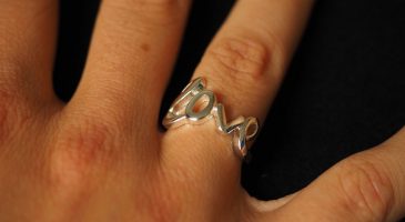Pourquoi je ne veux pas d'une bague de fiançailles hors de prix
