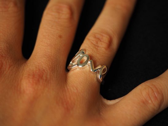 Pourquoi-je-ne-veux-pas-d-une-bague-de-fiancailles-hors-de-prix