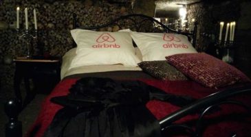 Quand AirBnB invite ses clients aux catacombes de Paris - %%sitename%%