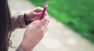 Quand on attend que son nom s'affiche sur son téléphone