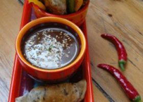 Raviolis mexicains et sauce épicée au chocolat - %%sitename%%