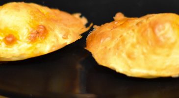 Recette : des madeleines salées au parmesan et chorizo pour l'apéro