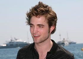 Robert Pattinson, un vrai skin head ! - %%sitename%%