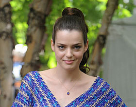 Roxane-Mesquida-Gossip-Girl