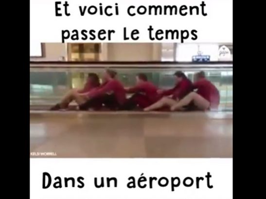 S-amuser-en-patientant-dans-un-aeroport