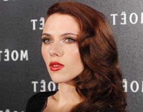 Scarlett-Johansson-tentee-par-Courtney-Love