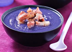 Soupe de chou rouge aux lardons fumés - %%sitename%%